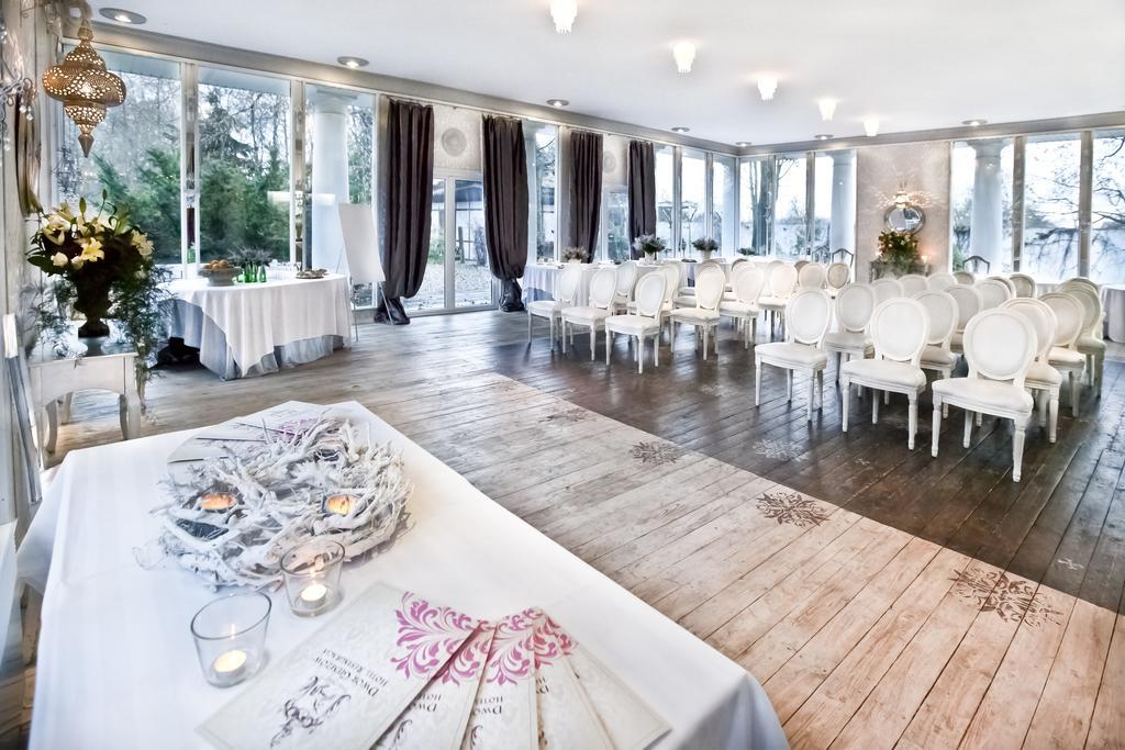 Dwor Giemzow Hotel - Autostrada A1 Łódź Eksteriør billede